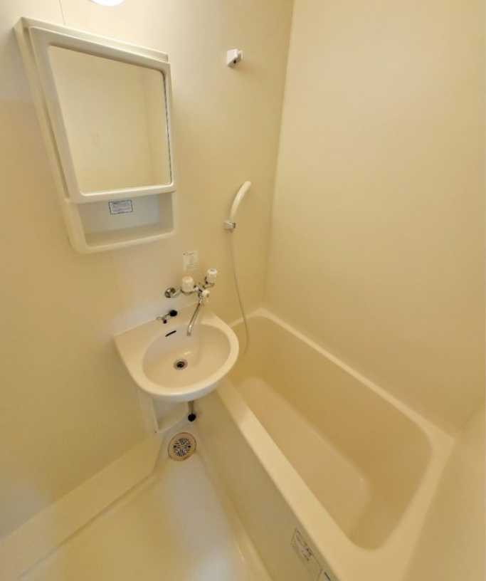 クオーレ青葉台　駅近　ネット無料　オートロックの浴室