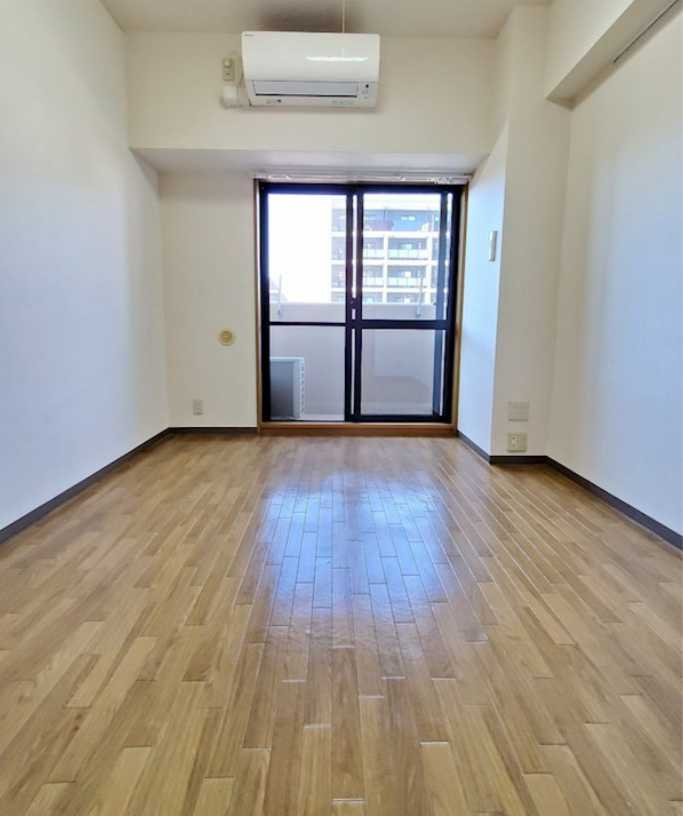 クオーレ青葉台　駅近　ネット無料　オートロックの居間・リビング