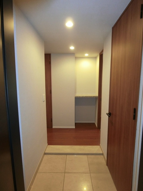 千代田区四番町の賃貸マンションの玄関