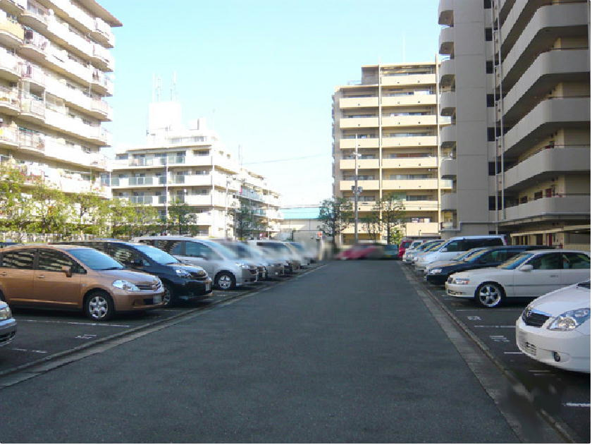 立花グリーンハイツ２号棟の駐車場