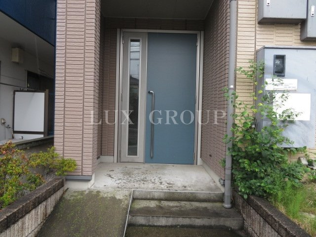 【エントランス】 | ファミール河内