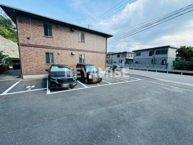 セジュールコンフォートの駐車場