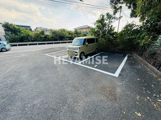 セジュールコンフォートの駐車場