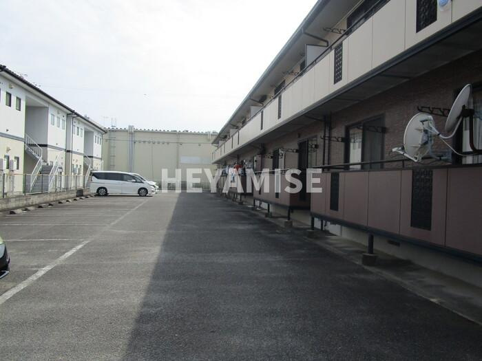 セジュールナガイの駐車場