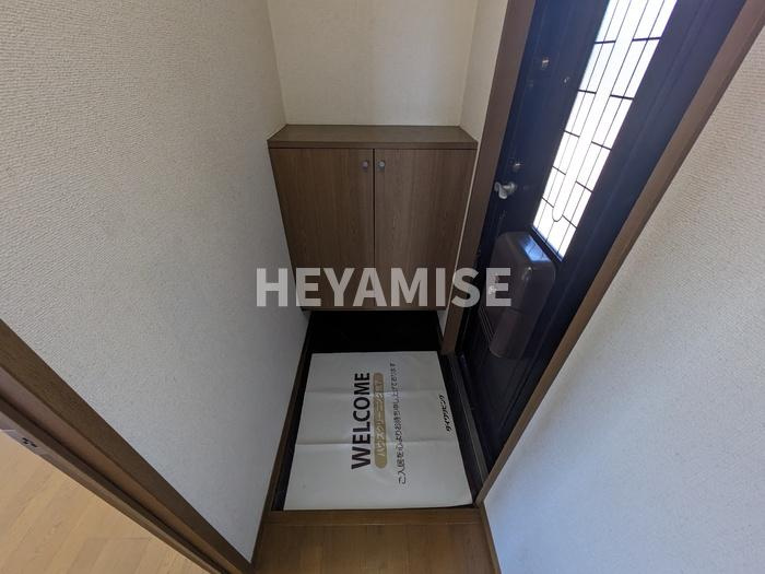 セジュール坂口B棟の玄関