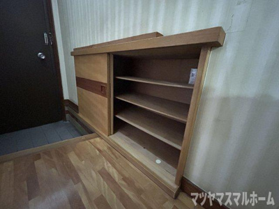 【玄関】 | 緑が丘1丁目戸建賃貸