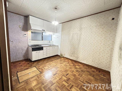 【居間・リビング】 | 緑が丘1丁目戸建賃貸