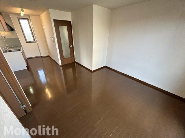 浅井ハイツの居間・リビング