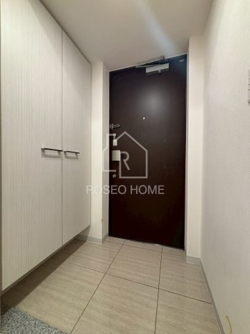 レジュールアッシュウエストレジスの玄関