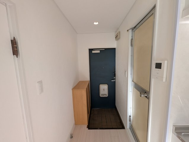 ダイイチビルの玄関
