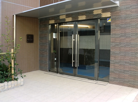 ブライズ西巣鴨のエントランス