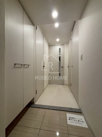 レジュールアッシュウエストレジスの玄関