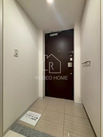 レジュールアッシュウエストレジスの玄関