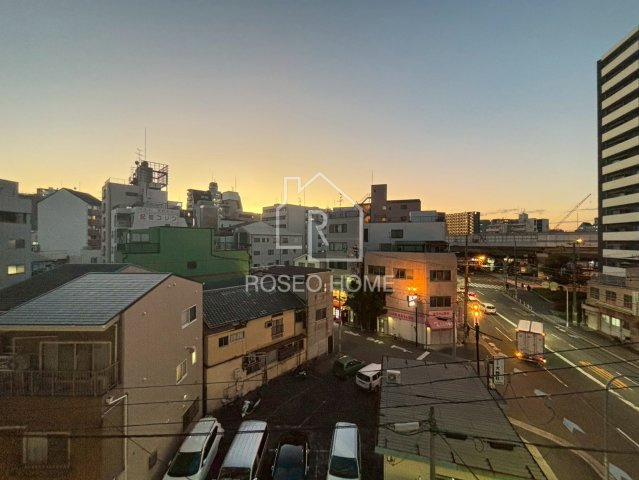 レジュールアッシュウエストレジスの外観