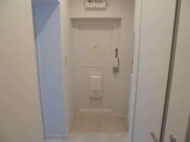 スガノマンションの玄関