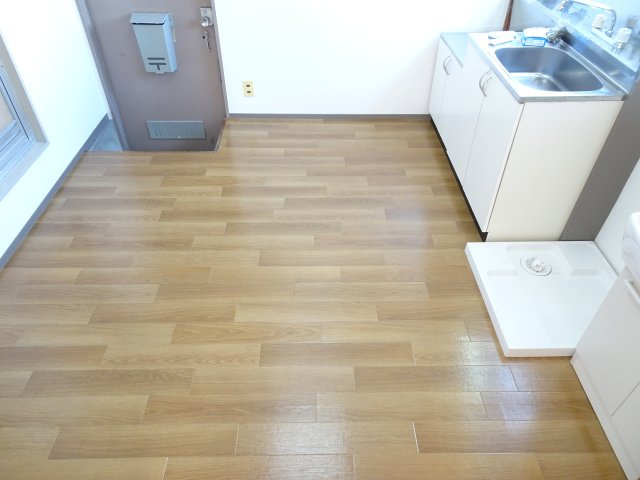 奥田ハイツの居間・リビング