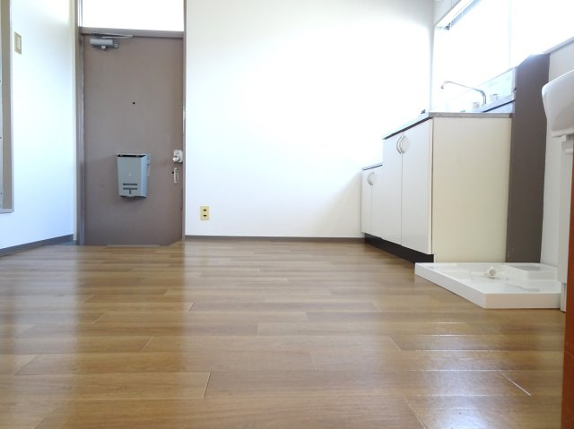 奥田ハイツの居間・リビング