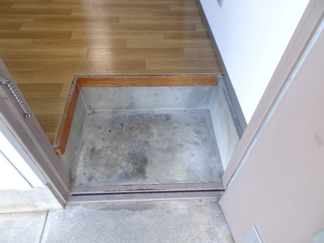 奥田ハイツの玄関