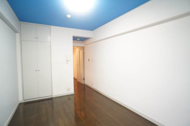 メゾンユーアイの居間・リビング