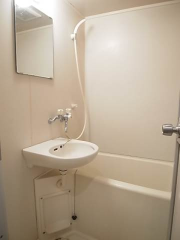 メゾンユーアイの浴室