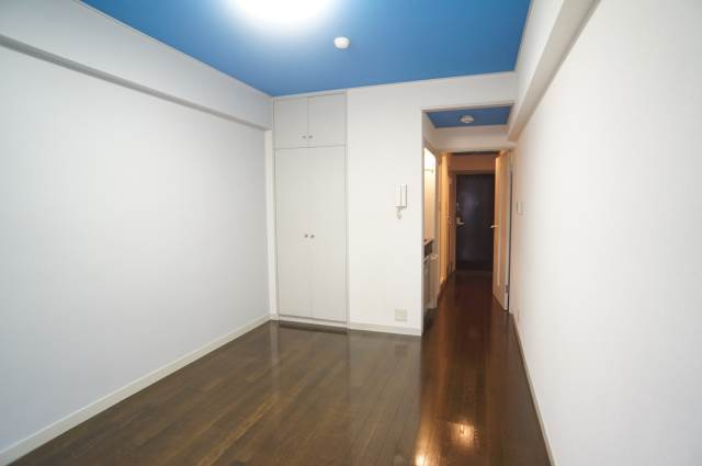 メゾンユーアイの居間・リビング