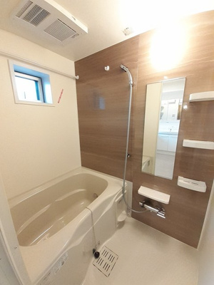 【浴室】 | フォンターナ・ヴィータ | 追い焚き、浴室乾燥機完備してます