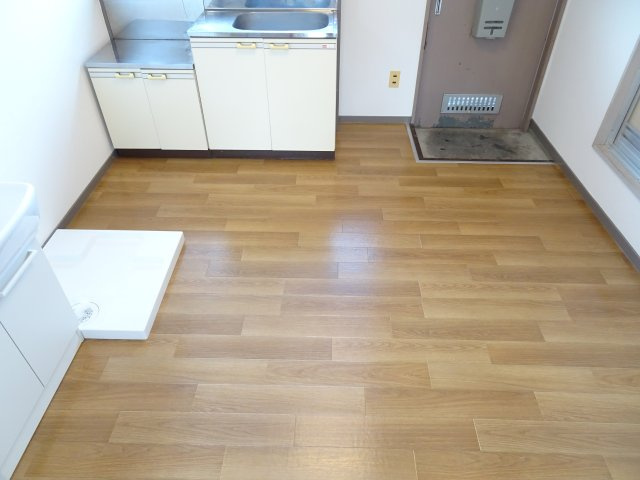 奥田ハイツの居間・リビング