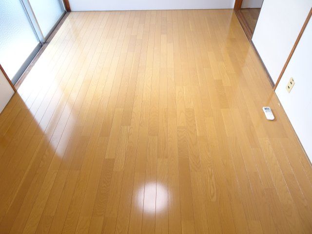 奥田ハイツの洋室