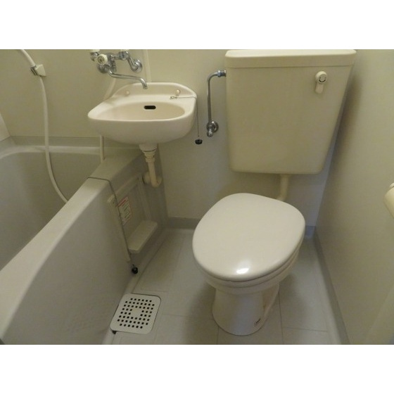 アイ・エステート阿佐ヶ谷のトイレ|ゆったりとした空間のトイレです