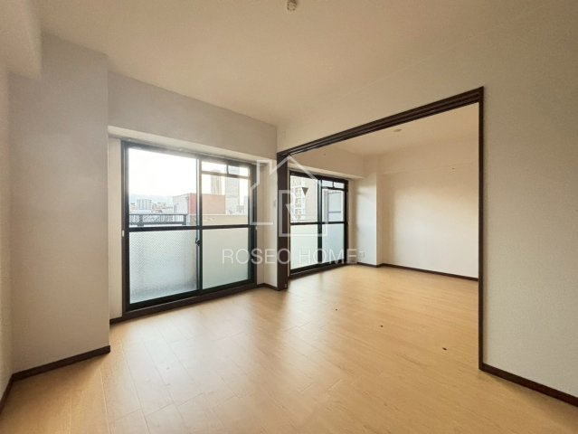 グレース九条の洋室