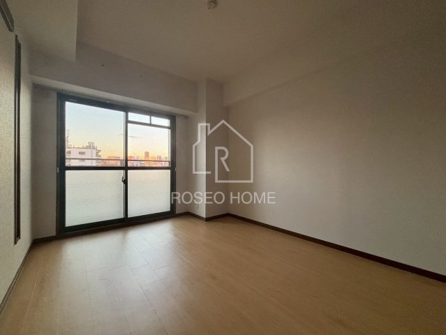 グレース九条の洋室