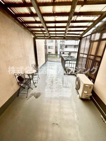 大阪市東淀川区上新庄３丁目の一戸建てのバルコニー|広ーいバルコニーが特徴です