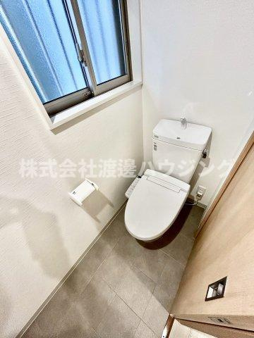 大阪市東淀川区上新庄３丁目の一戸建てのトイレ