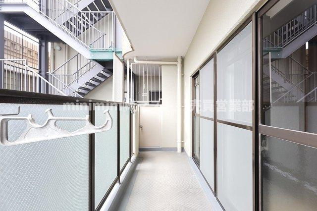 メロディーハイム清水谷のバルコニー