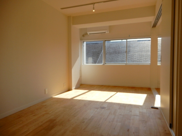 シャトー都立大の居間・リビング