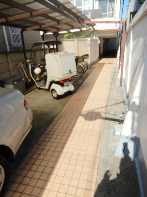 シャトー都立大のエントランス|☆広々エントランス☆