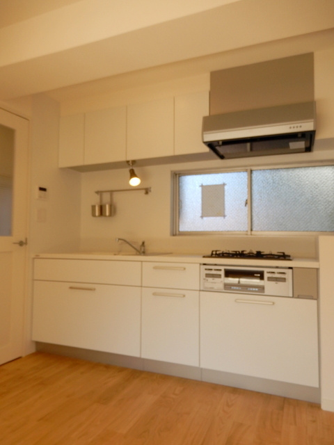 シャトー都立大のキッチン|☆グリル付き3口システムキッチン☆