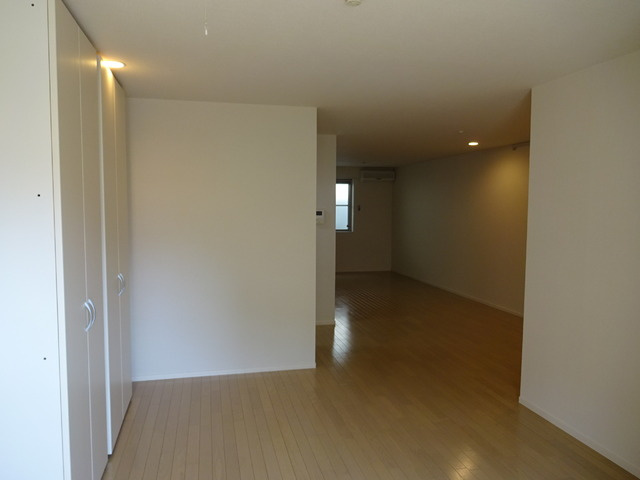 Ｌａ　ＤｅｆｅｎｓｅⅠの居間・リビング|★天井高く開放感のあるお部屋★