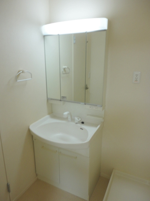 Ｌａ　ＤｅｆｅｎｓｅⅠの洗面所|★便利な独立洗面台★