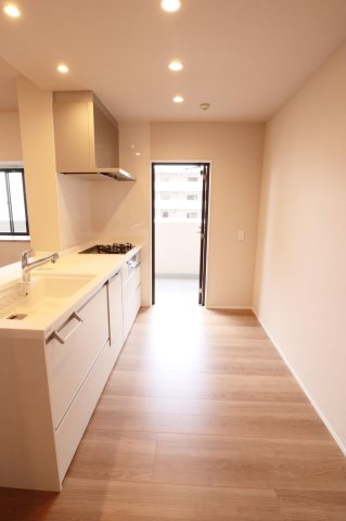 【キッチン】 | アンピール香椎駅前 | シンプルで機能的なシステムキッチンです。食洗機付きで後片付けも楽々