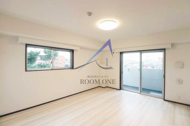 ＧＥＮＯＶＩＡ板橋東山町ｓｋｙｇａｒｄｅｎの居間・リビング|洋室のお部屋です。