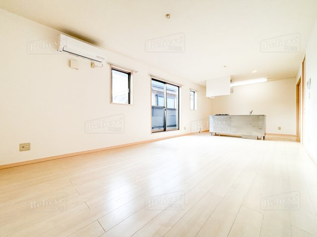 G・ROSSOの居間・リビング|広い洋室です★