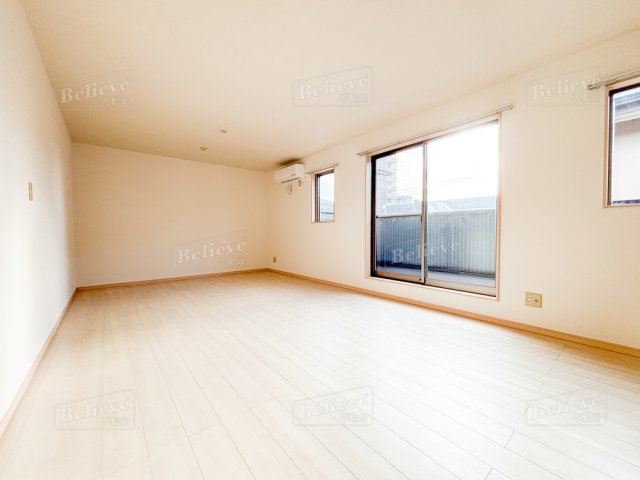 G・ROSSOの寝室|クローゼット付の洋室です☆