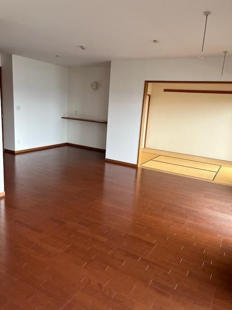 アンピール香椎駅前の居間・リビング