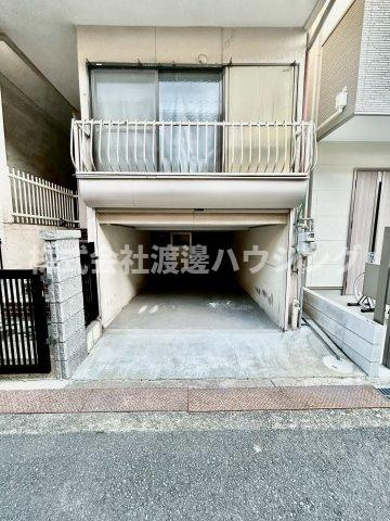 大東市緑が丘1丁目一戸建の駐車場|高さ147cm、横幅260cm