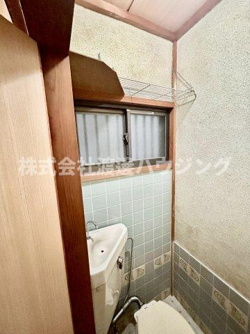 大東市緑が丘1丁目一戸建のその他|窓