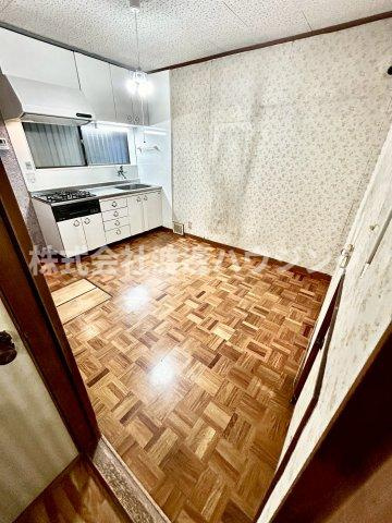 大東市緑が丘1丁目一戸建の居間・リビング