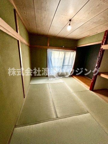 大東市緑が丘1丁目一戸建の寝室