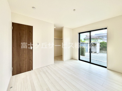 【寝室】 | 掛川市沖之須 2期 新築一戸建て 2号棟 | 主寝室です