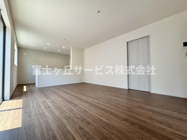 【居間・リビング】 | 静岡市清水区八千代町 新築一戸建て | リビングダイニングです